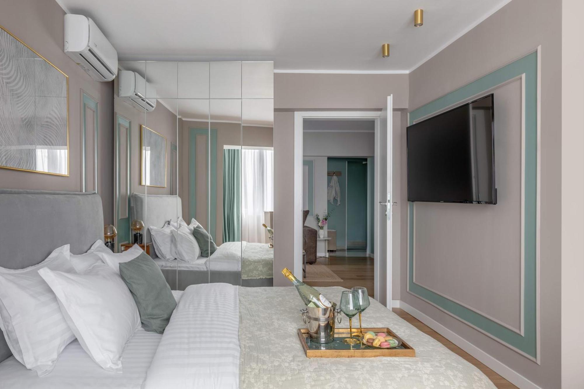 Holt - Sublime Minty Green 1Br On The Park Бухарест Екстер'єр фото